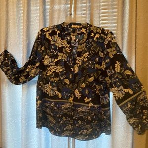 Calvin Klein XL blues, black, grays button down blouse. 100% polyester. like new